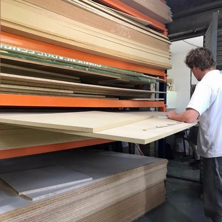 Taller de Formas: placas apiladas antes del despiece